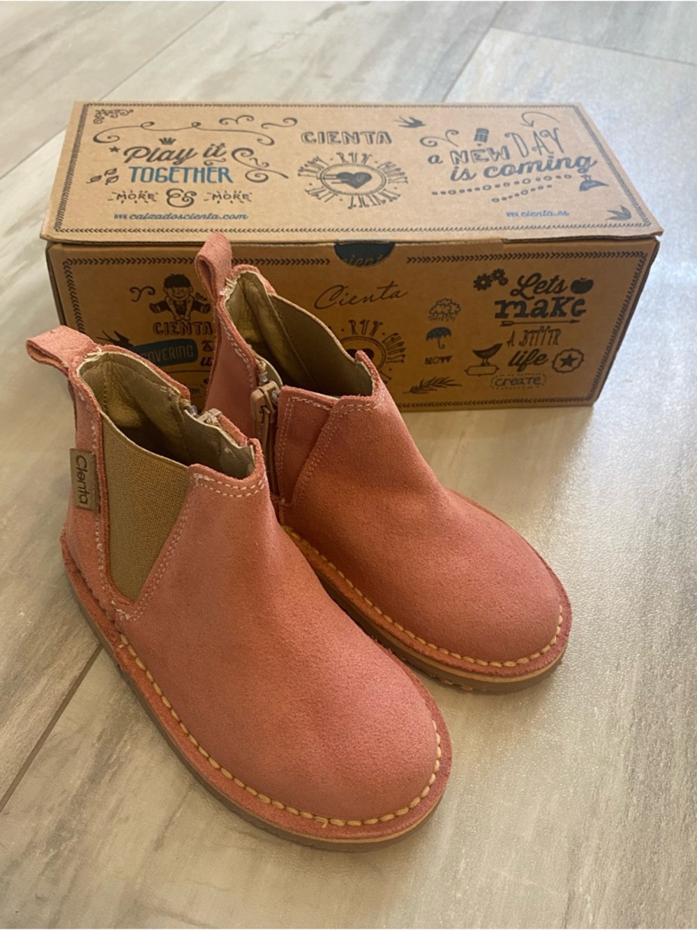 NWT Cienta Classic Light Pink Suede Leather Zip-Up Round Toe Boot toddler 7.5